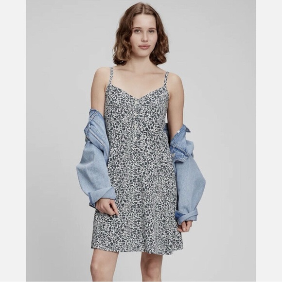 GAP Dresses & Skirts - NWT Gap button front dress